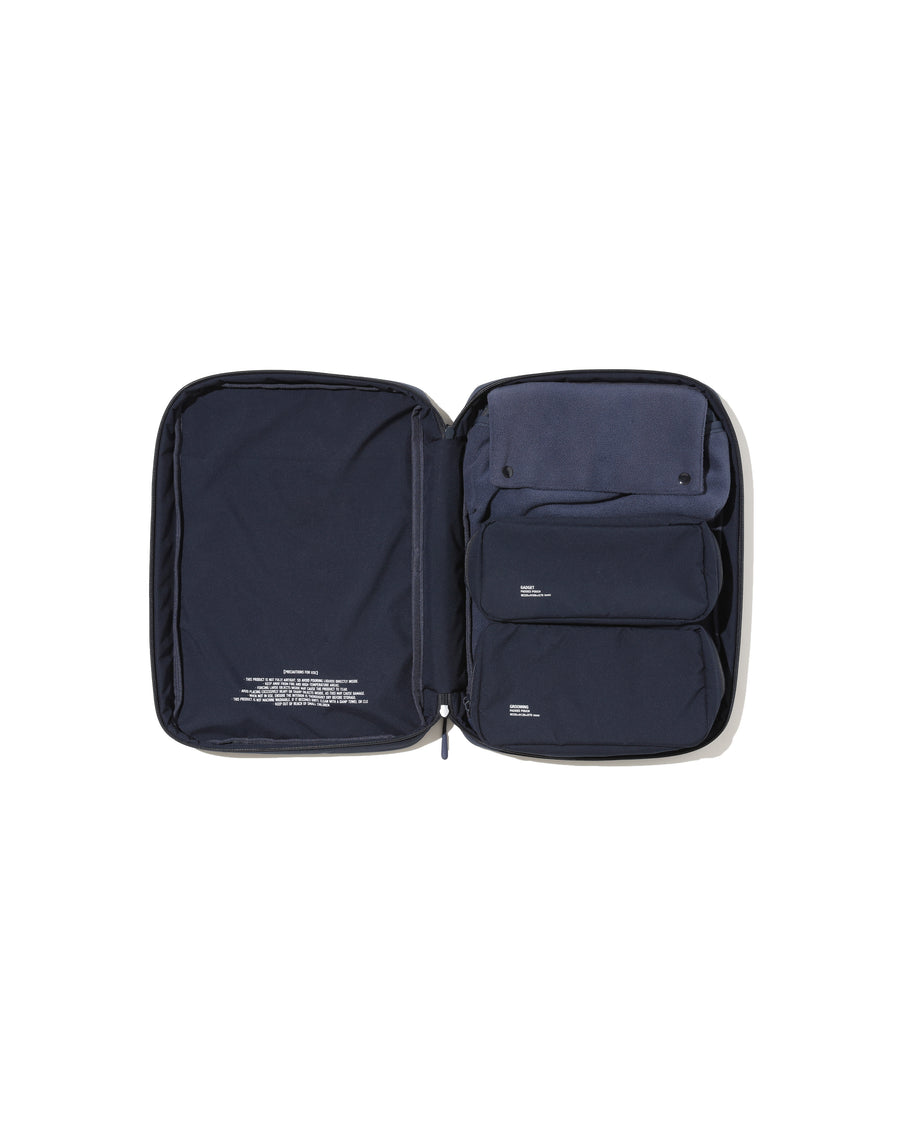 ESSENTIALS ORGANIZER