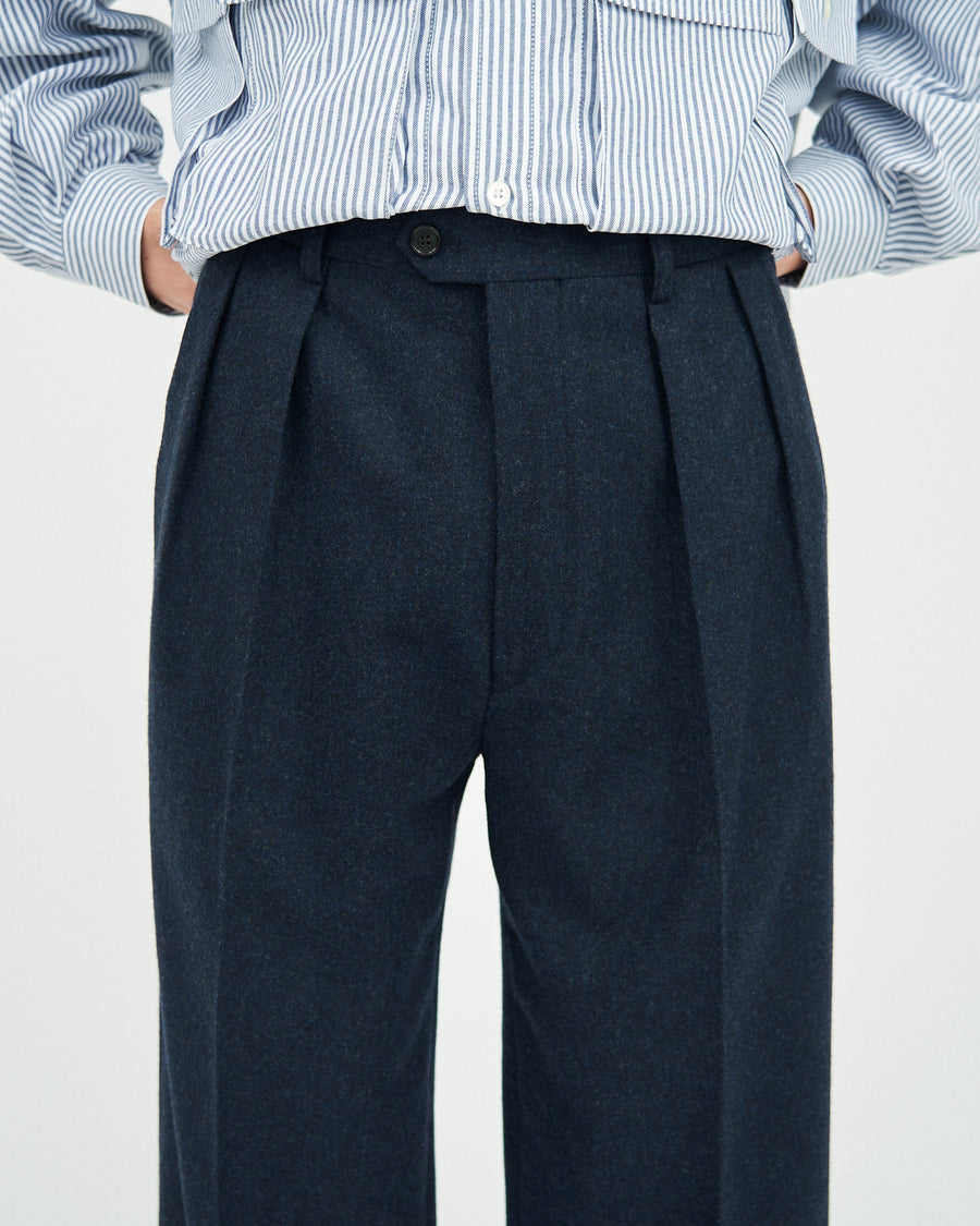 VIRGIN WOOL AND CASHMERE FLANNEL 2-TUCK STRAIGHT SLACKS